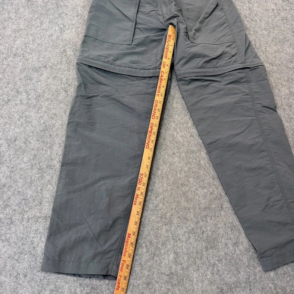 The North Face Vintage Gray Convertible Zip-Off Hiking Pants Men's Size Medium